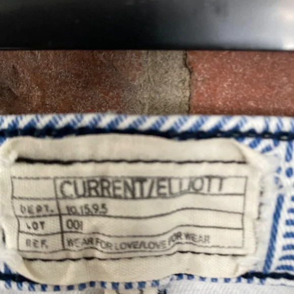 Jeans - Picture 2 of 3